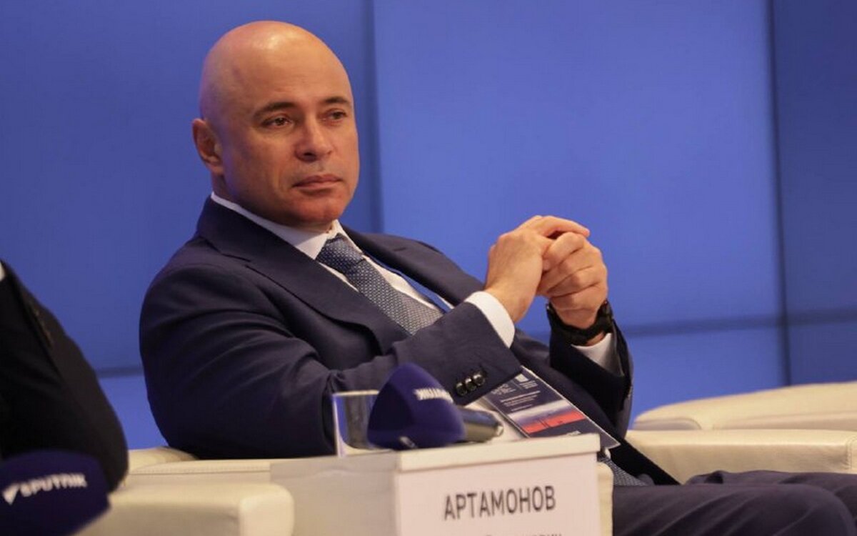    Липецкий губернатор хочет с помощью федералов изменить законы о ЖКХ Фото из телеграм-канала Игоря Артамонова