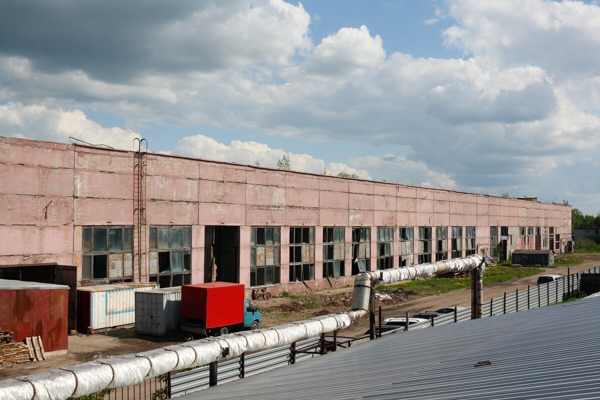 © Ilya Plekhanov / Wikimedia Commons / CC BY-SA 3.0 (Заброшенный корпус филиала ГПЗ-5 в Томске, 2013 г.)