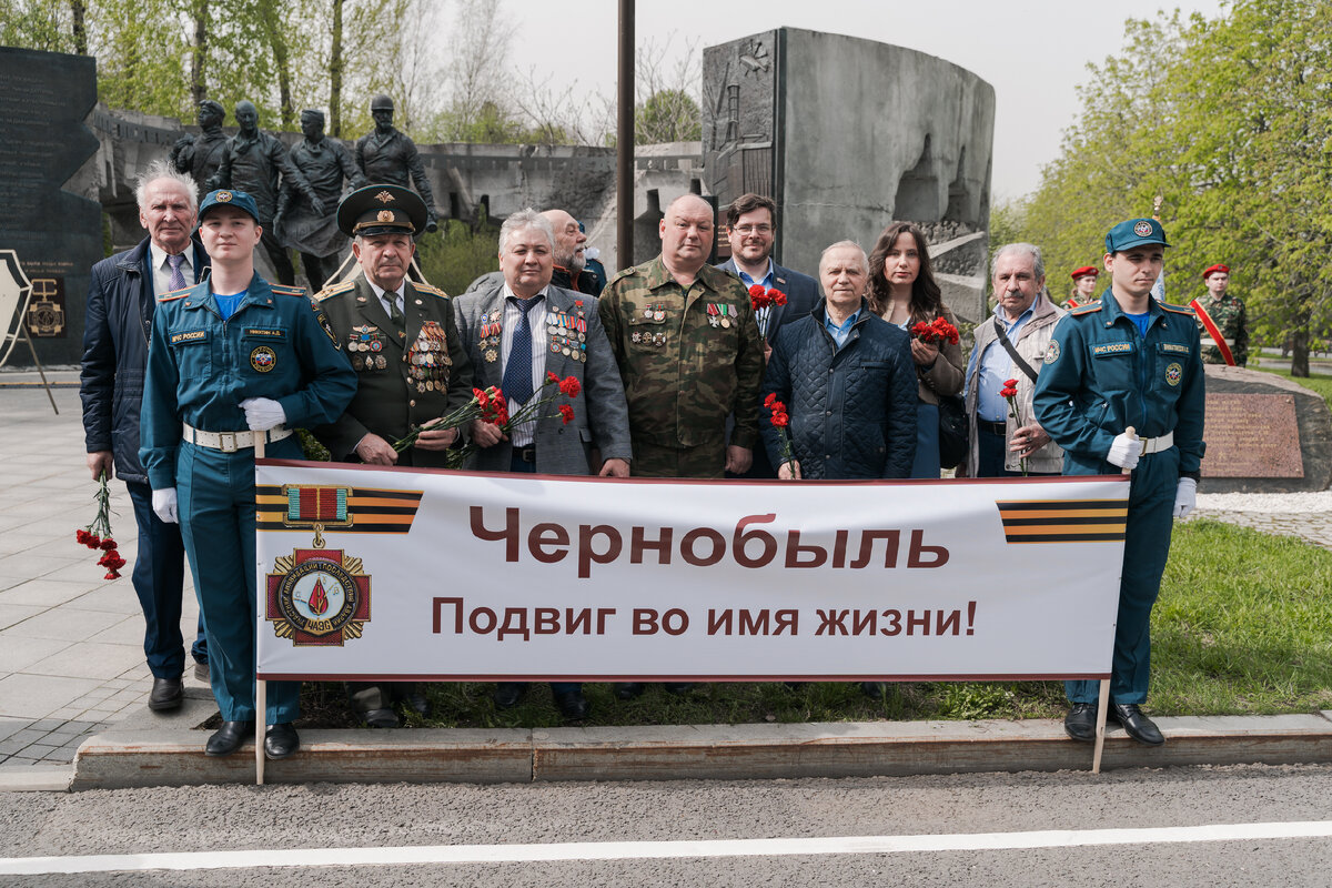 Фото с ликвидаторами ЧАЭС, членами "Союза "Чернобыль" Москвы"