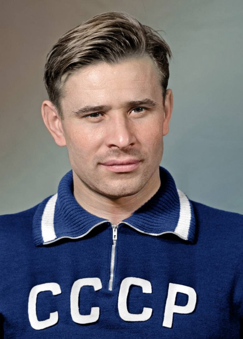 Единственный вратарь в истории, получивший «Золотой мяч». 