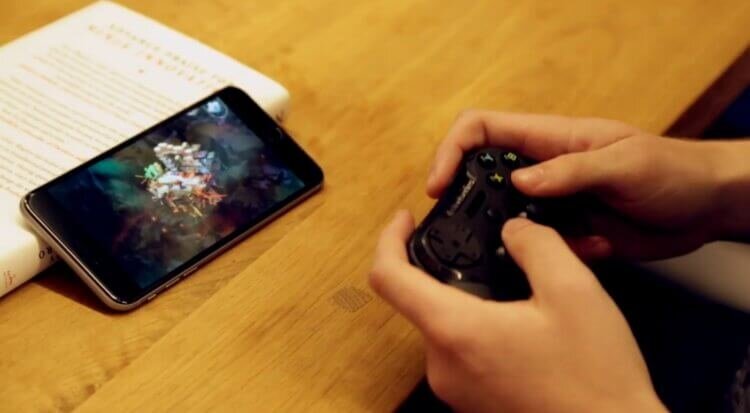    iPhone может легко развлечь вам на длинных выходных. Изображение: techcrunch.com