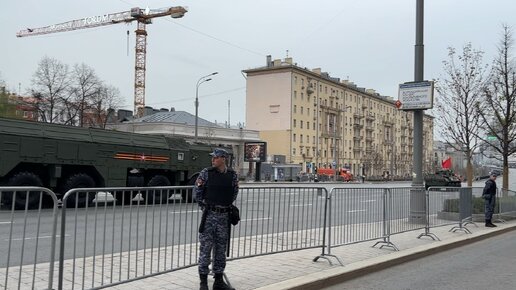 Тяжелая военная техника на Садовом Кольце / Подготовка к Параду Победы продолжение