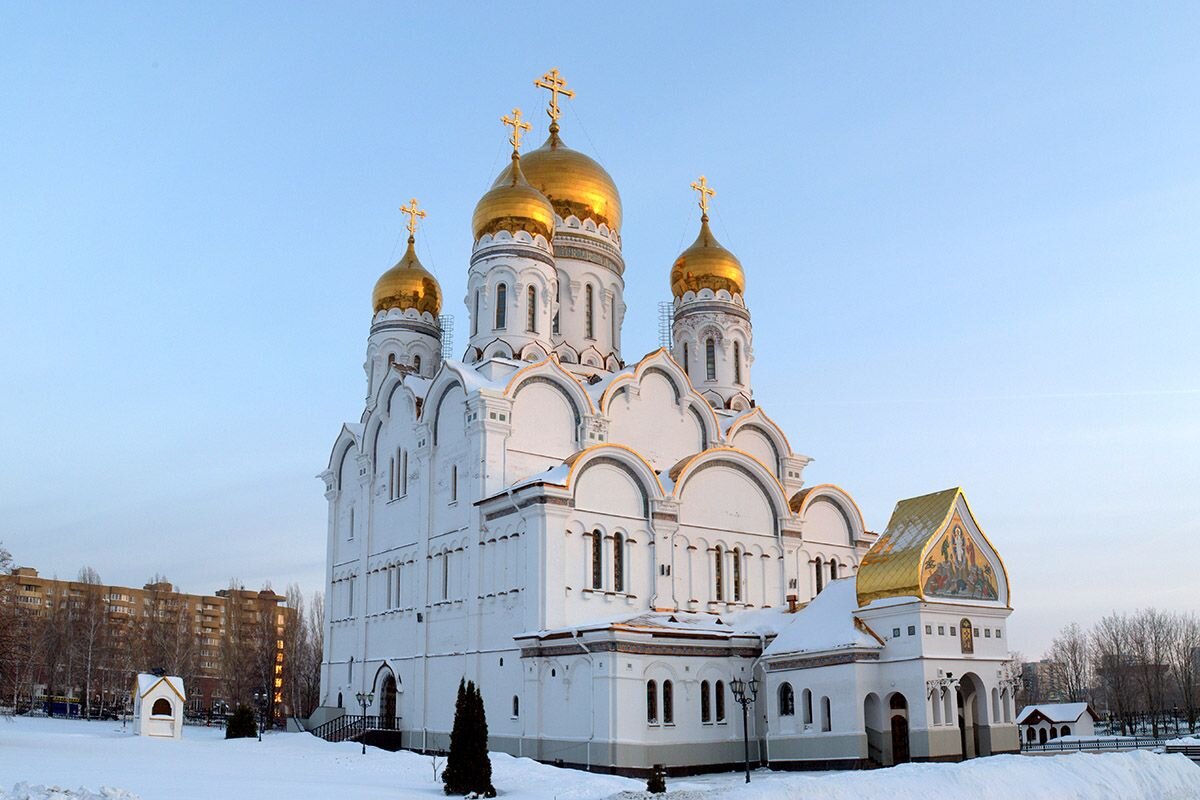 В городе много храмов. Один из главных — Спасо-Преображенский собор📷
