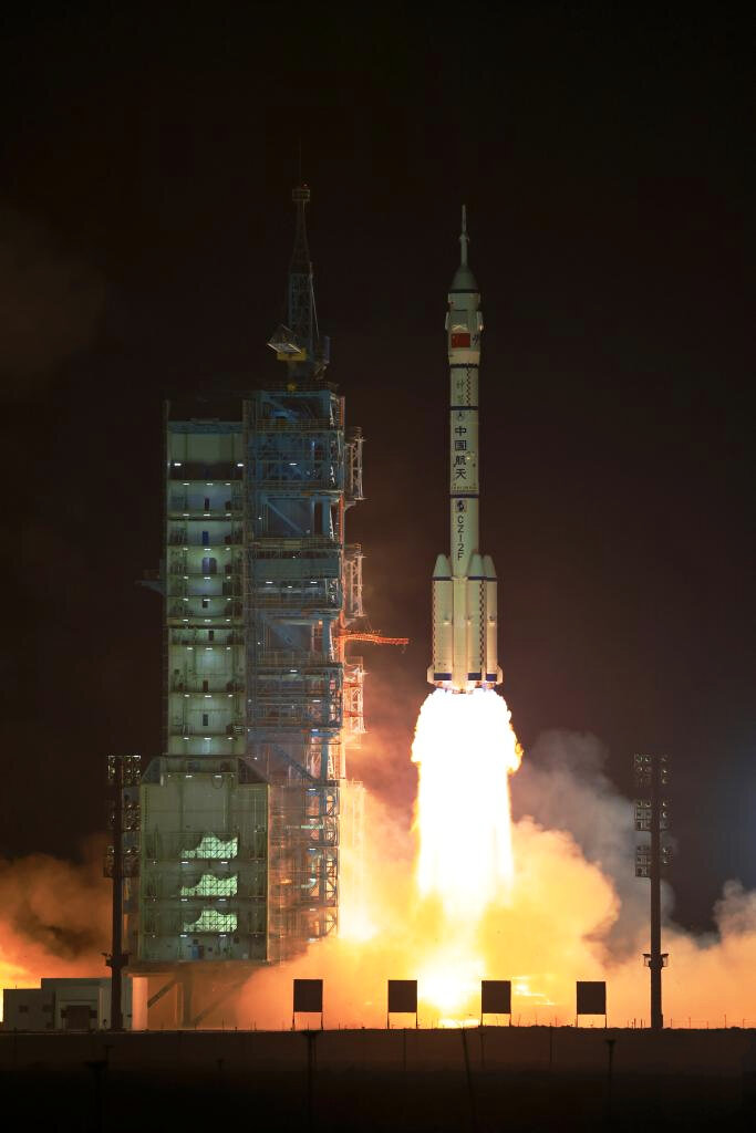 Пуск экспедиции "Шэньчжоу-18" 25 апреля 2024 года, фото из открытых источников 