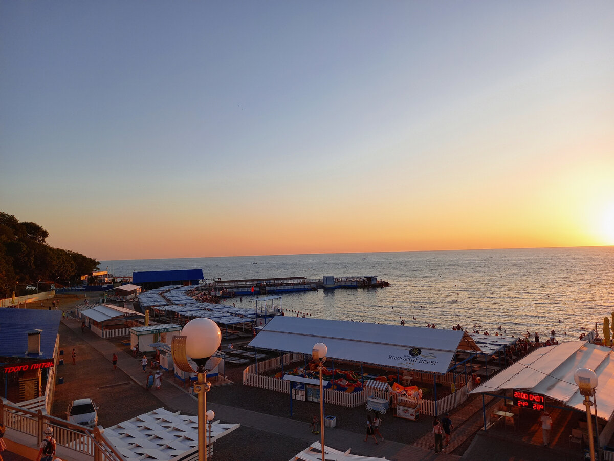 практически весь пляж в одном фото