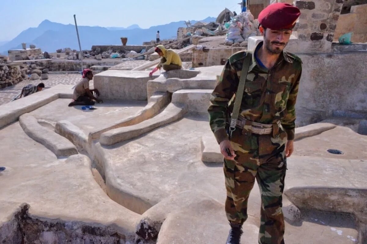    Ракетный удар повредил гражданское судно у берегов Йемена