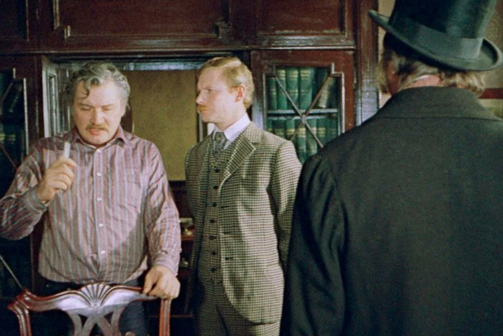 Сказать, что многосерийный фильм "Приключения Шерлока Холмса и доктора Ватсона" является культовой экранизацией произведений Артура Конана Дойля - это ничего не сказать.-17