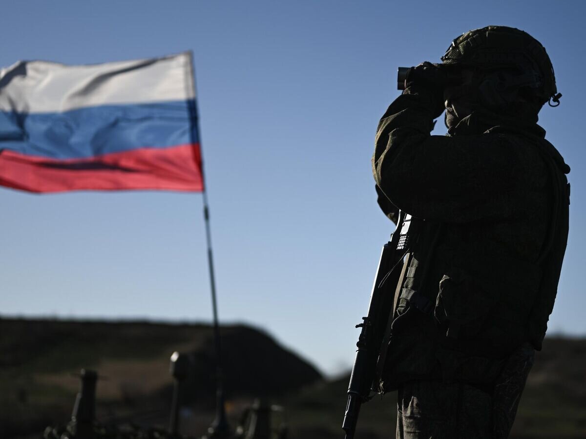    Военнослужащий ВС РФ в зоне проведения спецоперации© РИА Новости / Станислав Красильников