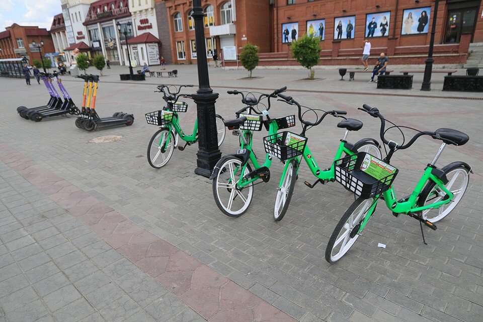    Ребенок был на самокате Олег УКЛАДОВ