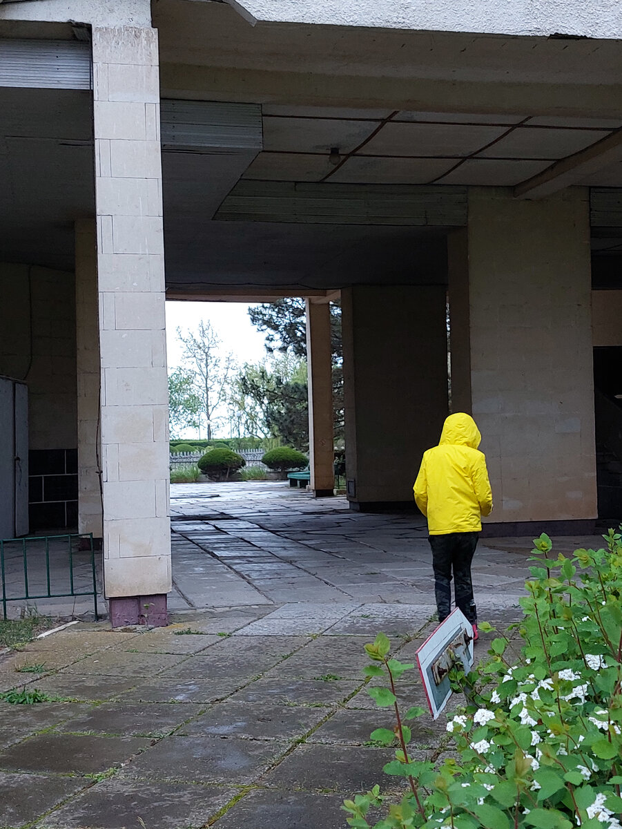 Вот здесь мы укрылись от дождя