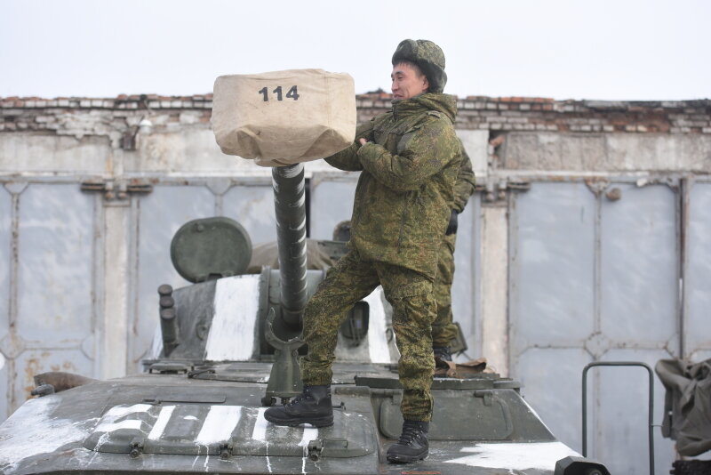В Часовом Яре - сковывающий удар. Русские идут на другой город ...
