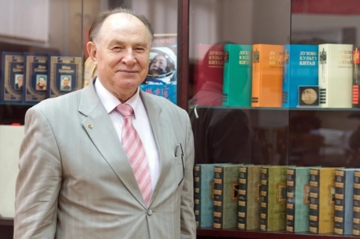    Михаил Титаренко возглавлял 40 лет Общество российско-китайской дружбы.