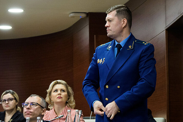    Источники подсказывают, что Суяргулов согласовывал с Генпрокуратурой несколько громких уголовных дел в отношении целого ряда татарстанских чиновников (бывших и действующих).   
Фото: Андрей Титов