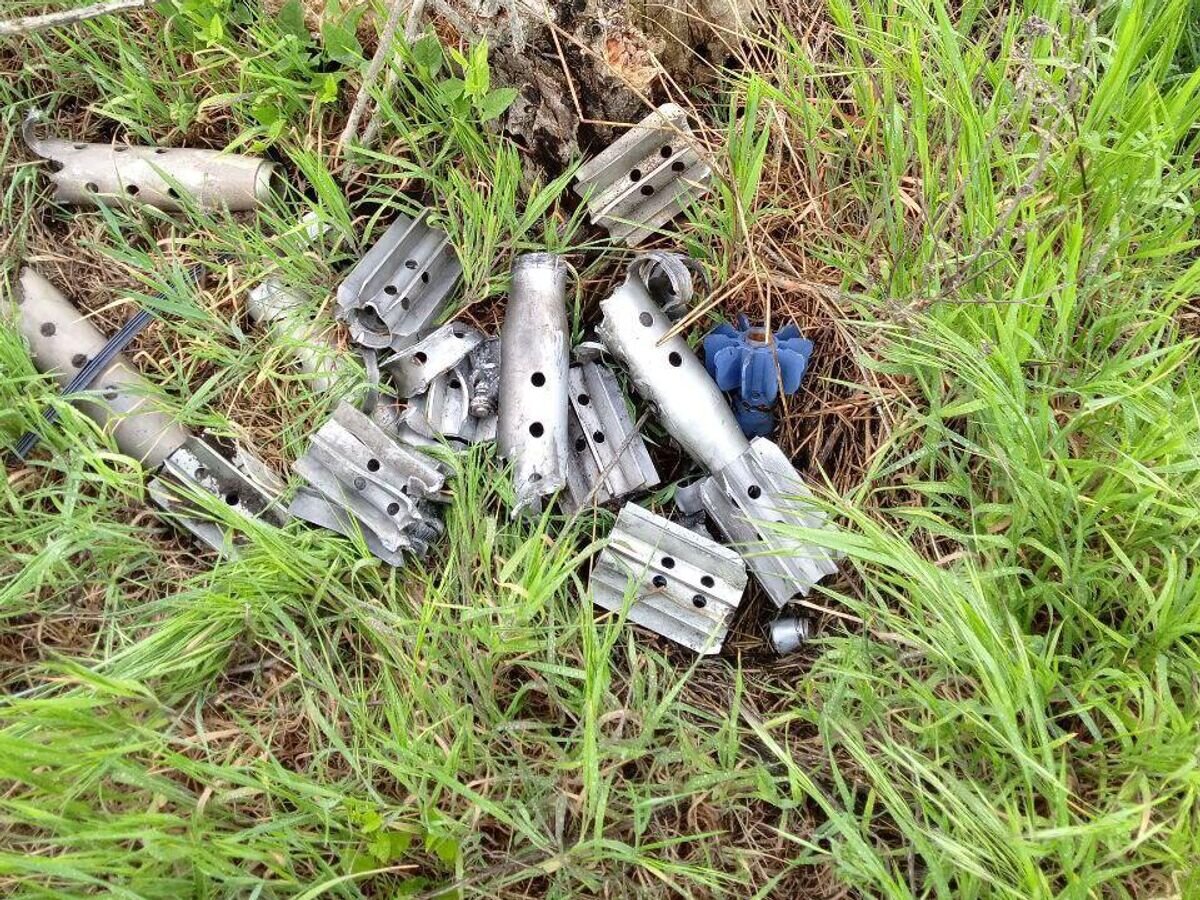    Мины после обстрела Новой Каховки© Фото : Владимир Сальдо/Telegram