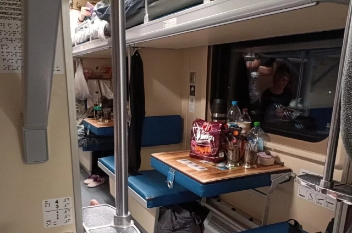    Мужчина оставил телефон без присмотра и лишился денег