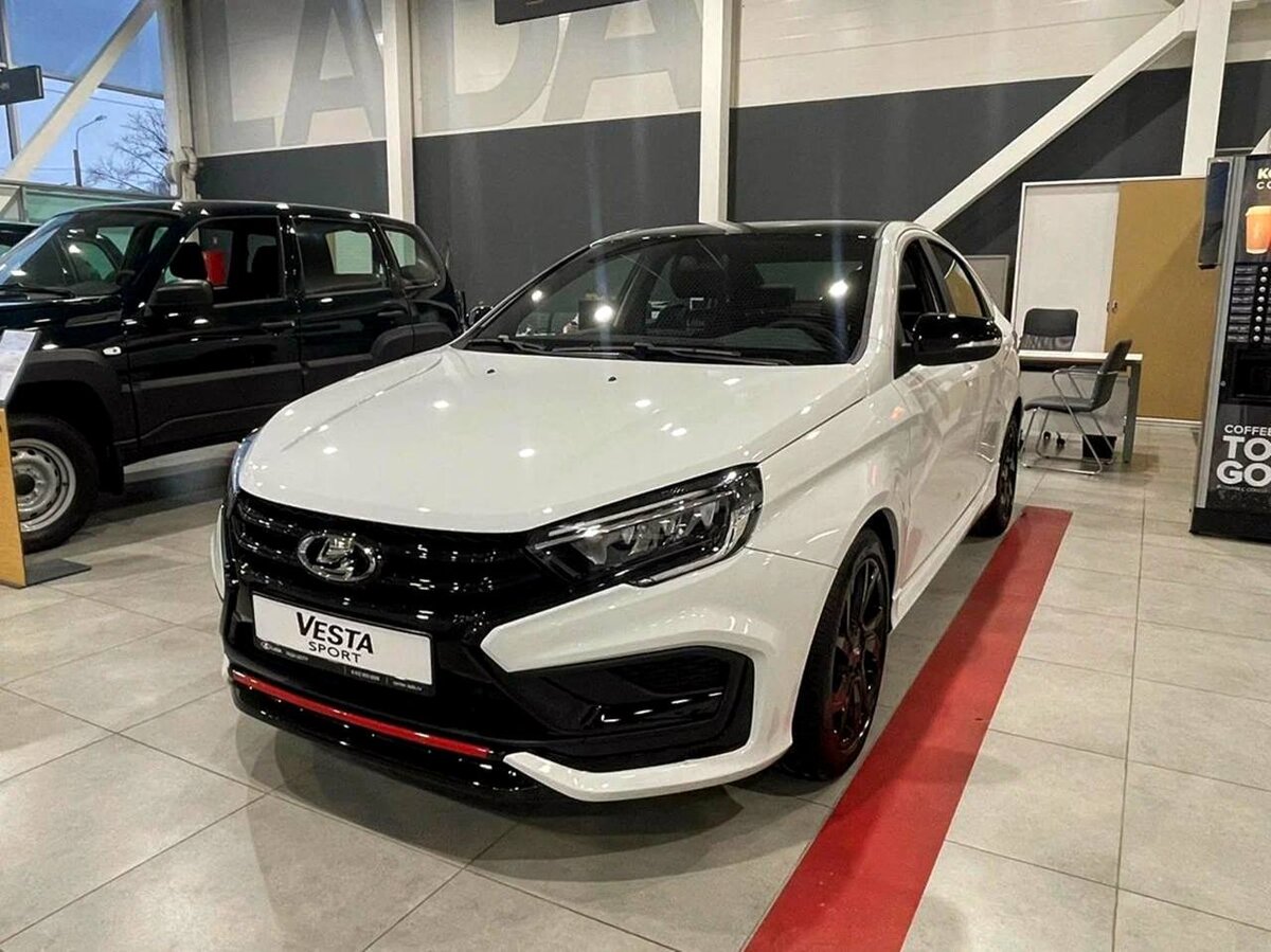 Передняя часть Lada Vesta Sport Line. Фото с сайта - auto.ru
