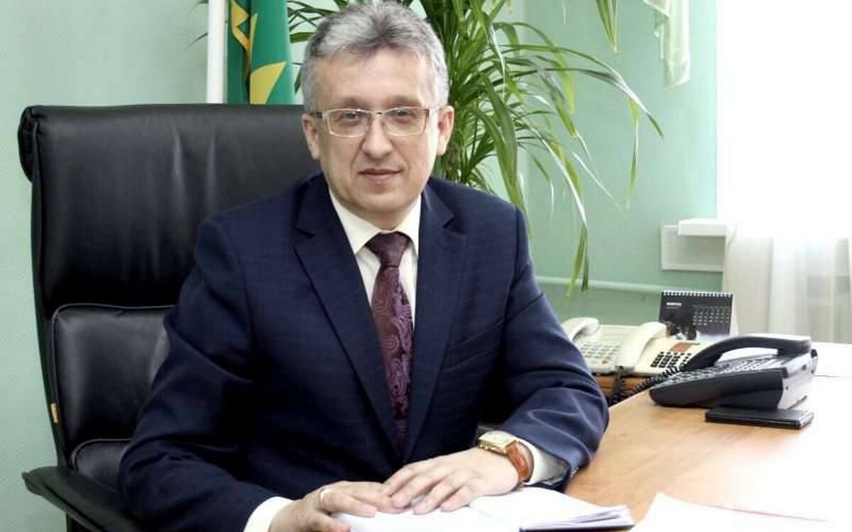    Глава Дмитровского района Орловской области попал под уголовное дело из-за подрядчика, укравшего из местного бюджета 1,9 млн рублей Фотография с сайта «Единой России»