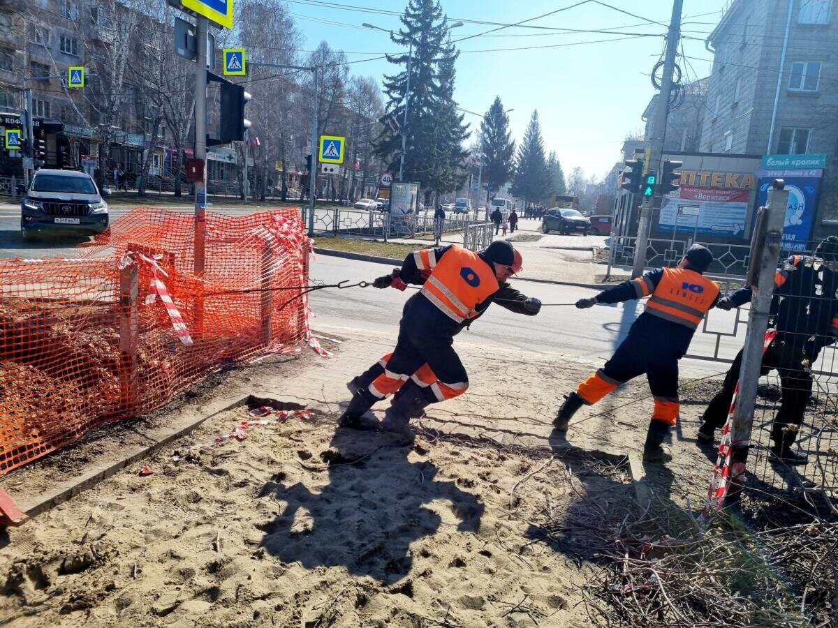 Начали укладывать новую трубу в аварийном коллекторе в центре Бердска |  Бердск-Онлайн СМИ | Дзен