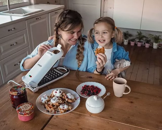 Фото от пользователя вафельницы для бельгийских вафель Kitfort KT-1643 