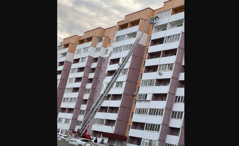 Пленников вызволяли с помощью пожарной автолестницы. Фото: magnitkacity.
