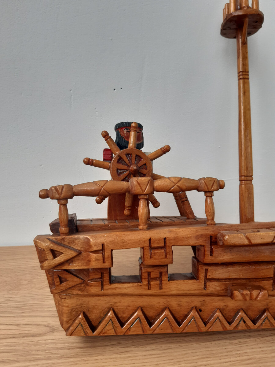 Сделан из дуба и бука