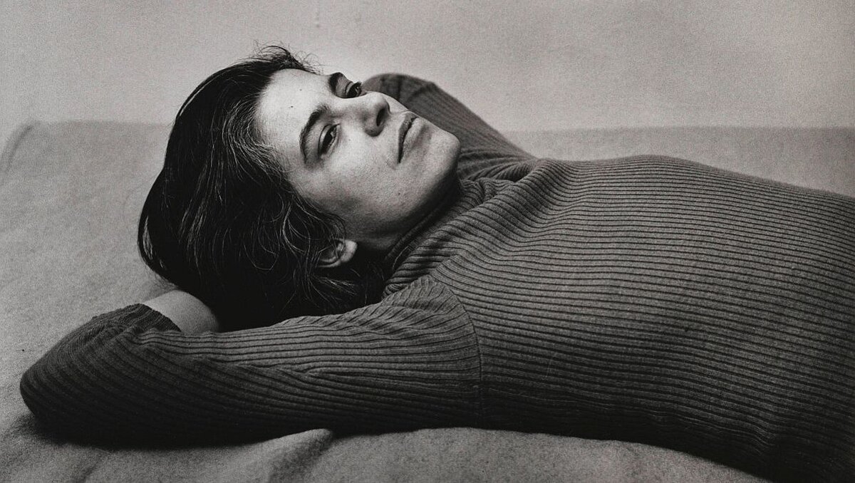 Питер Худжар. Сьюзен Сонтаг. 1975. Национальная портретная галерея. Смитсоновский институт