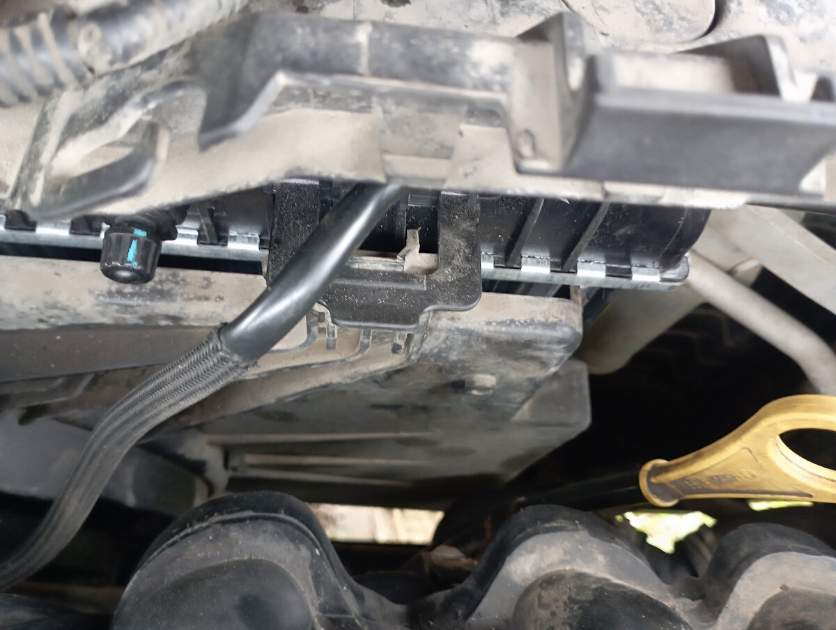 Радиатор охлаждения двигателя 