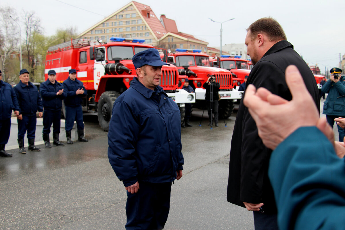 ❗ Подразделениям пожарной охраны Управления государственной противопожарной  службы Прикамья вручили ключи от 15 новых автоцистерн | Министерство  территориальной безопасности Пермского края | Дзен