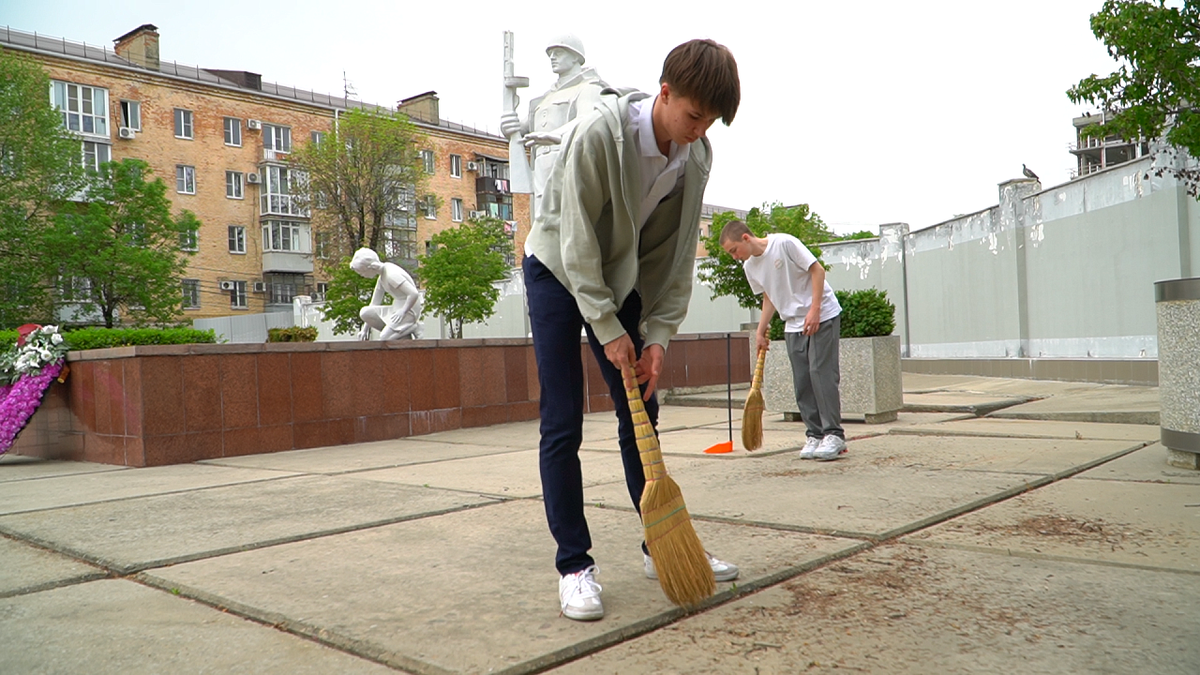    Акция «Верни герою имя» проходит в Краснодаре. Фото: телеканал «Краснодар»