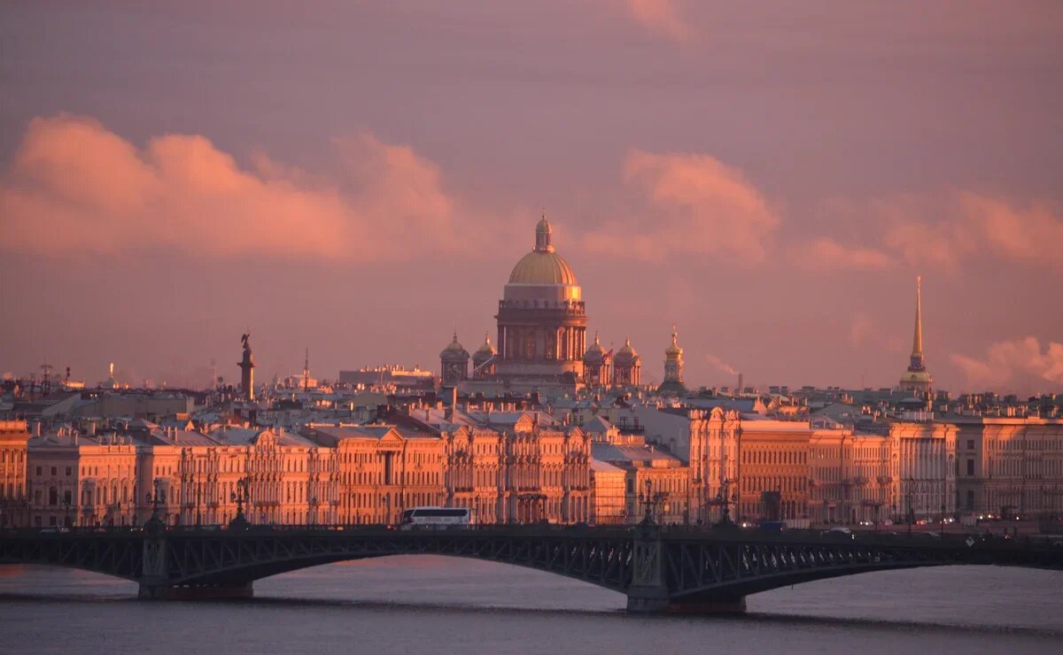    В Петербург и Кронштадт с детьми на машине в первый раз: опыт поездки на три дня и готовый план