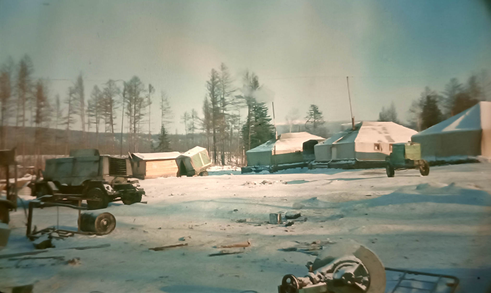 Рис. 2. Шугарà. 768-й километр восточного БАМа. В полевом военном городке. Здесь и далее – фото автора.
