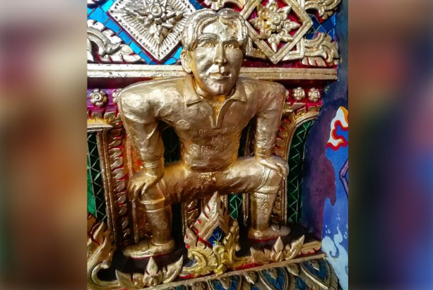 Скульптор был не то чтобы поцелованный богами талант...