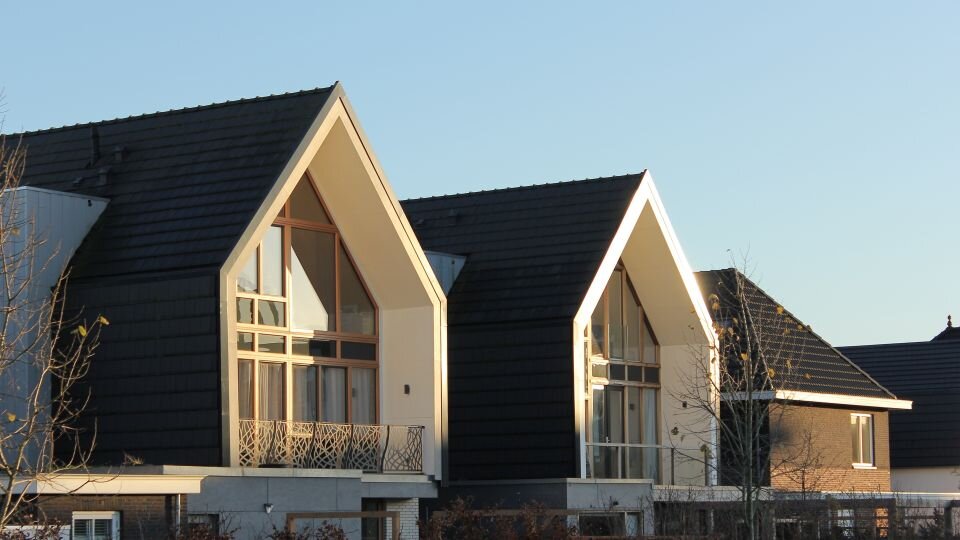    Коттеджи. Дома. Источник: unsplash.com