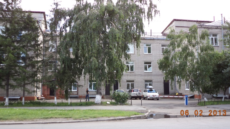 КГБУЗ "Родильный дом №2, г. Барнаул". Фотография 2013 года. Источник фотографии -  flectone.ru