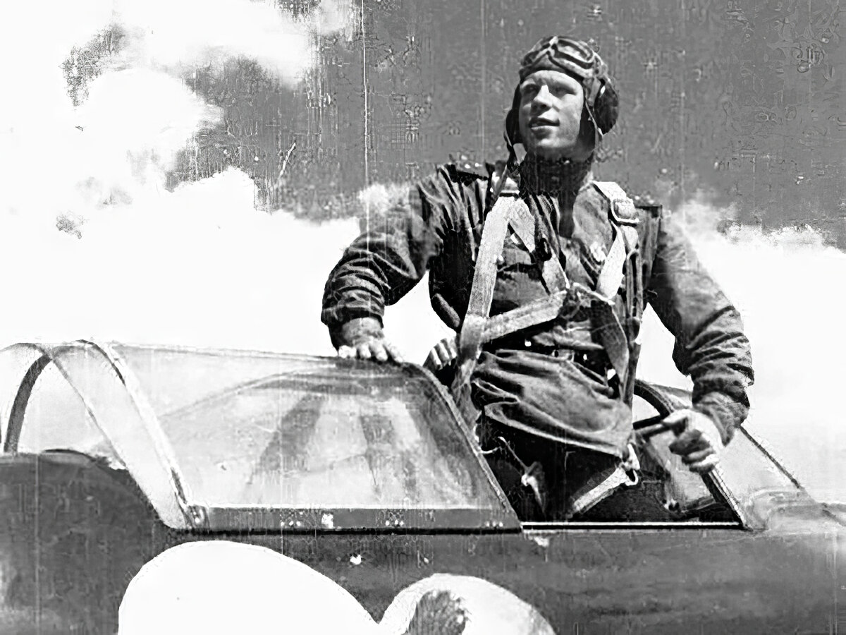 Алексей Алелюхин на своем истребителе Як-1. Фото ориентировочно осень 1942-весна 1943 года.