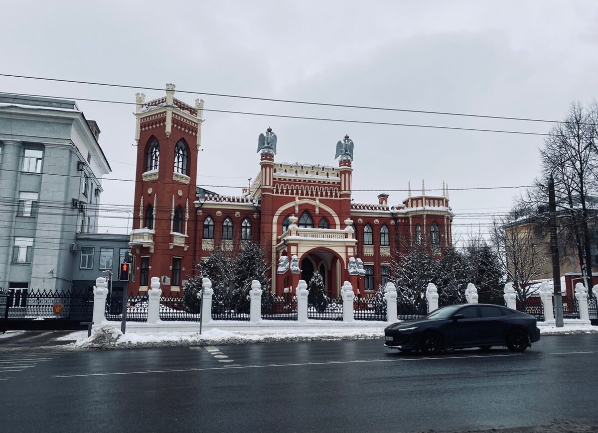 Он построил дом для любимой дочери. Сейчас там управление ФСБ. Об истории  одного особняка и его владельце. | Точки над О. Коми | Дзен