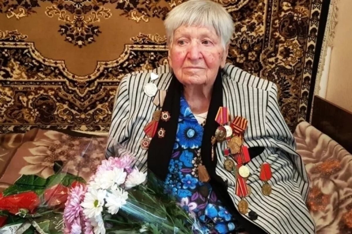    Глава Кубани поздравил участницу ВОВ с вековым юбилеем