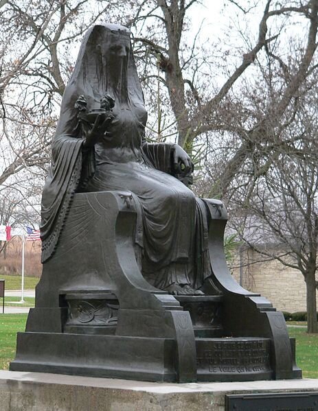 Статуя Исиды работы Огюста Путтеманса