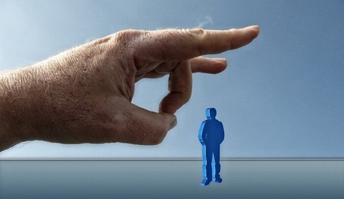    Украинцев будут выгонять с работы за сокрытие связи с россиянами