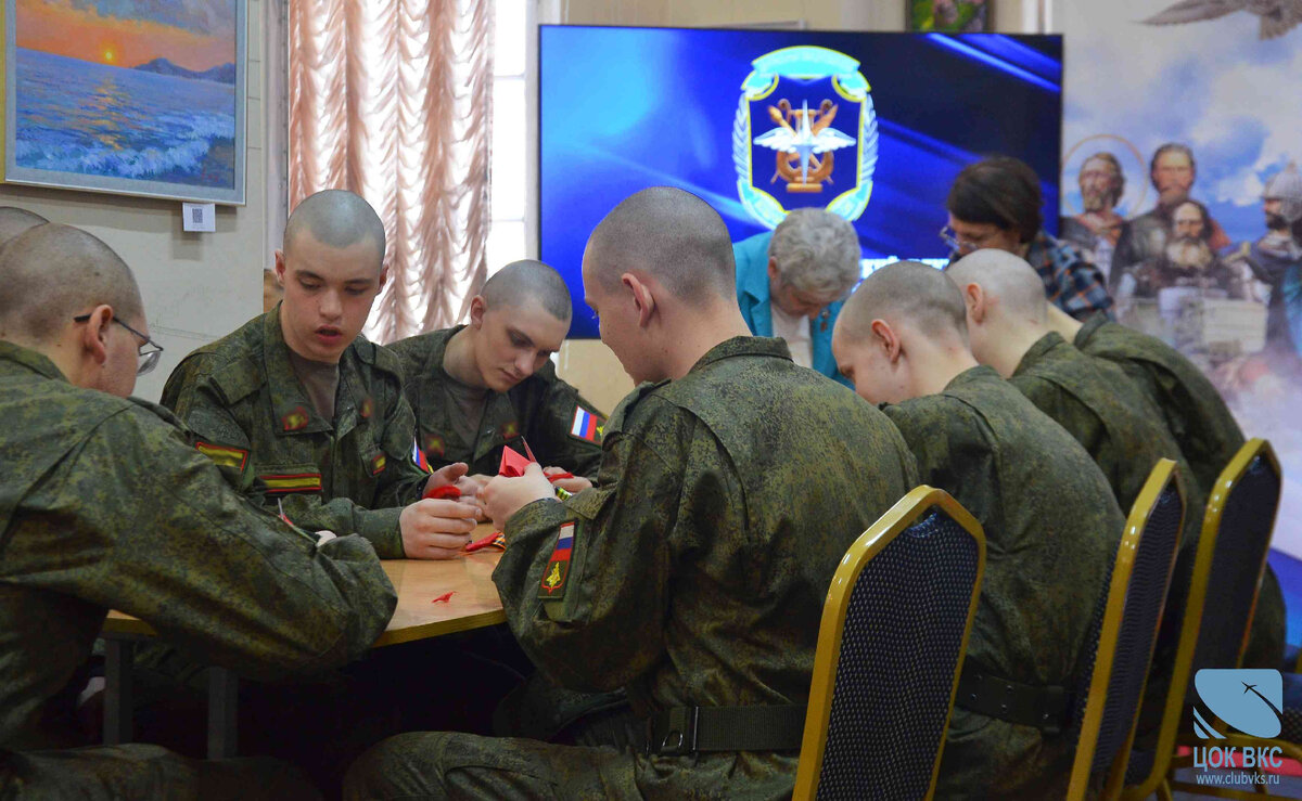 25.04.2024 г. В Центральном офицерском клубе Воздушно-космических сил (ЦОК ВКС) дан старт ежегодной патриотической акции «Сирень Победы!». В последнее время акция носит творческий характер.-3