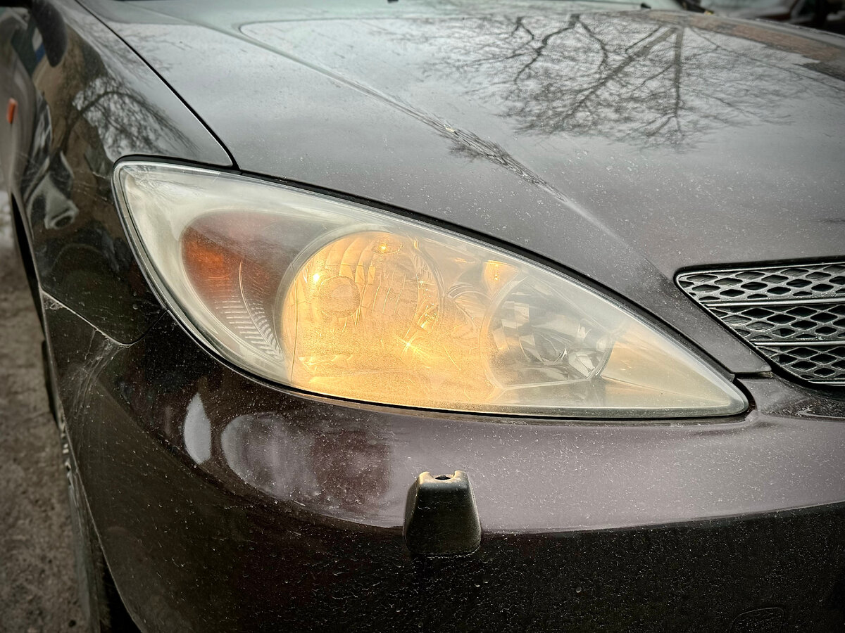 Всех приветствую! Сегодня у нас в студии Toyota Camry 30, штатно автомобиль на обычных галогеновых фарах, которые дают посредственное качество освещения.-1-2