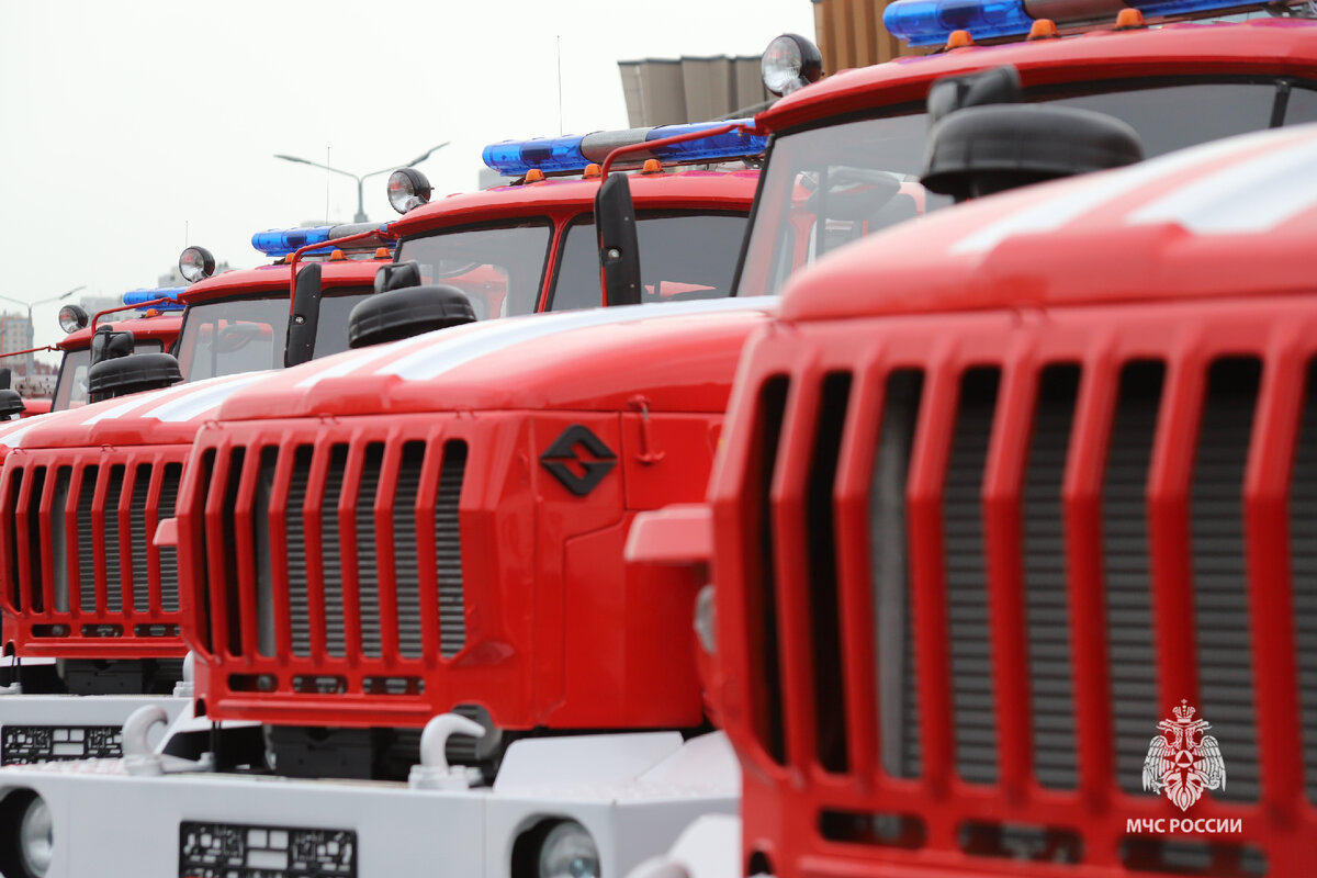 🚒Автопарк территориального пожарно-спасательного гарнизона Пермского края  пополнен 15 новыми пожарными автоцистернами | МЧС Прикамья | Дзен