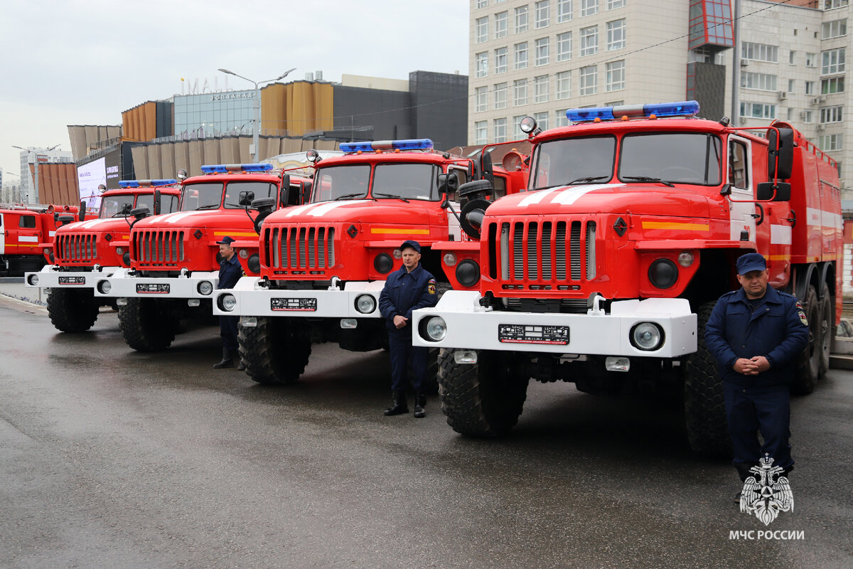 🚒Автопарк территориального пожарно-спасательного гарнизона Пермского края  пополнен 15 новыми пожарными автоцистернами | МЧС Прикамья | Дзен