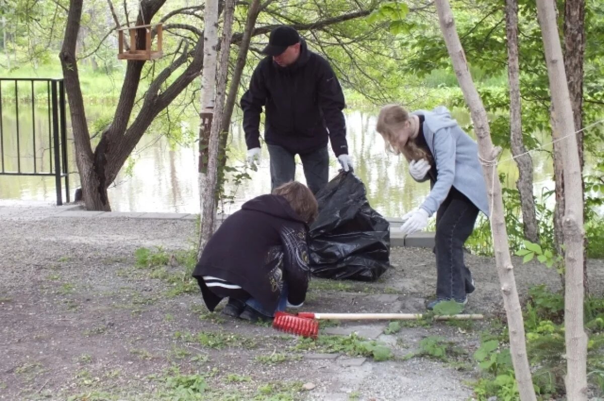   Губернатор Омской области принял участие во Всероссийском субботнике