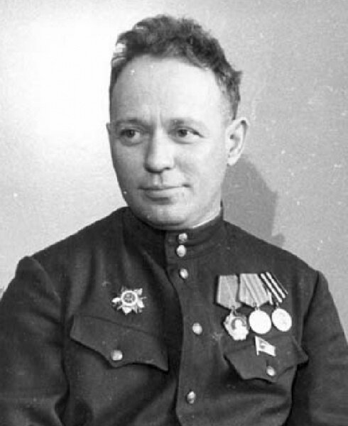 Михаил Александрович Шолохов. 1945