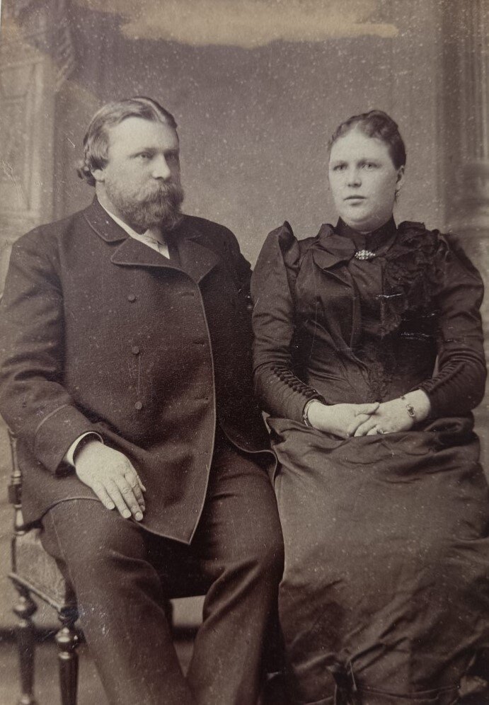 Александр Алексеевич Пантелеев и его жена Зиновия Максимовна, фото 1891 года.