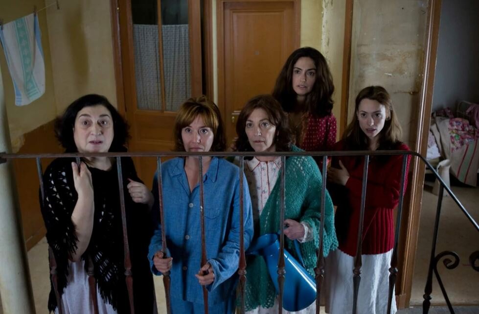 Кадр из фильма «Женщины с 6 этажа» (2010) 