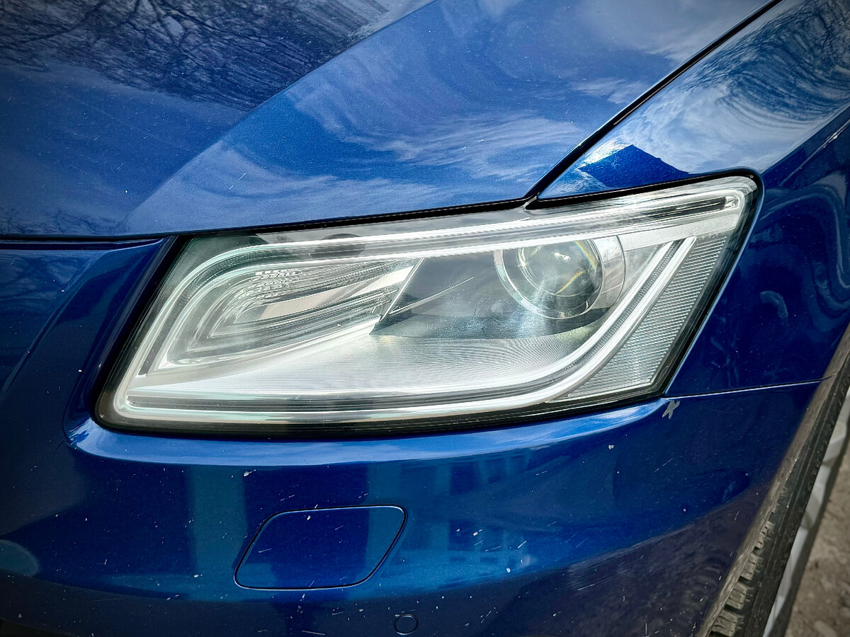 Всех приветствую! Сегодня у нас в студии Audi Q5. Штатно автомобиль на ксеноновых фарах, качество света которых со временем упало.-1-3