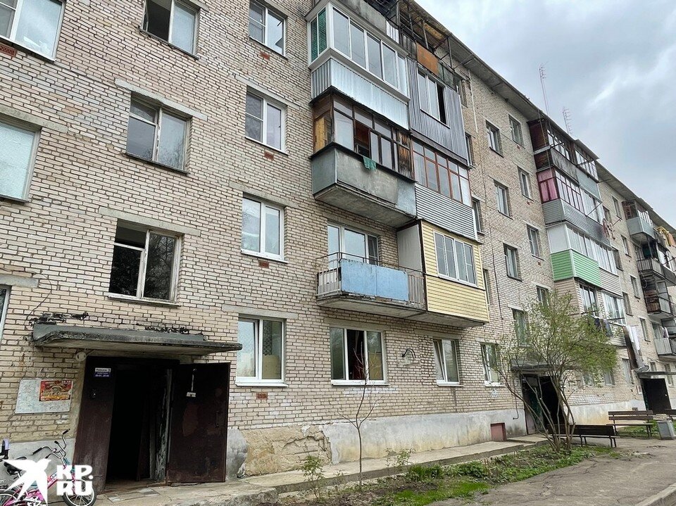    Мусин снимал в этом доме однушку - ютился на двадцати метрах с женой и 3-летней дочкой. Александр РОГОЗА