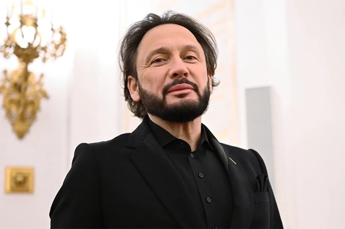   Певец Стас Михайлов.